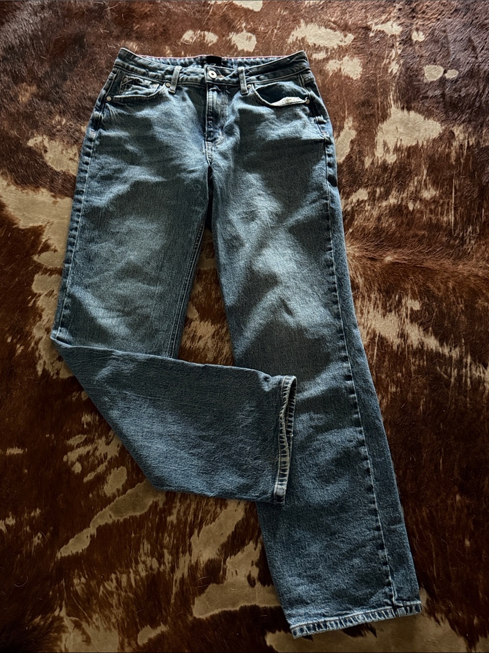 High-Rise Women's Jeans in Dark Blue Wash